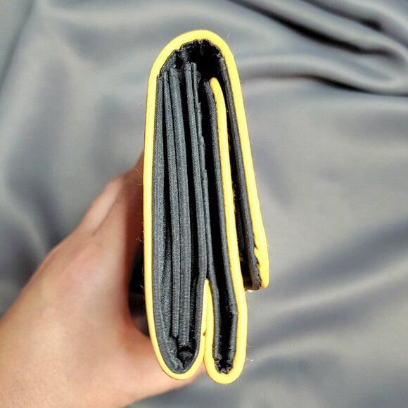 Tahari Mustard Yellow Clutch Wallet, Like New, Great Condition - Picture 4 of 8